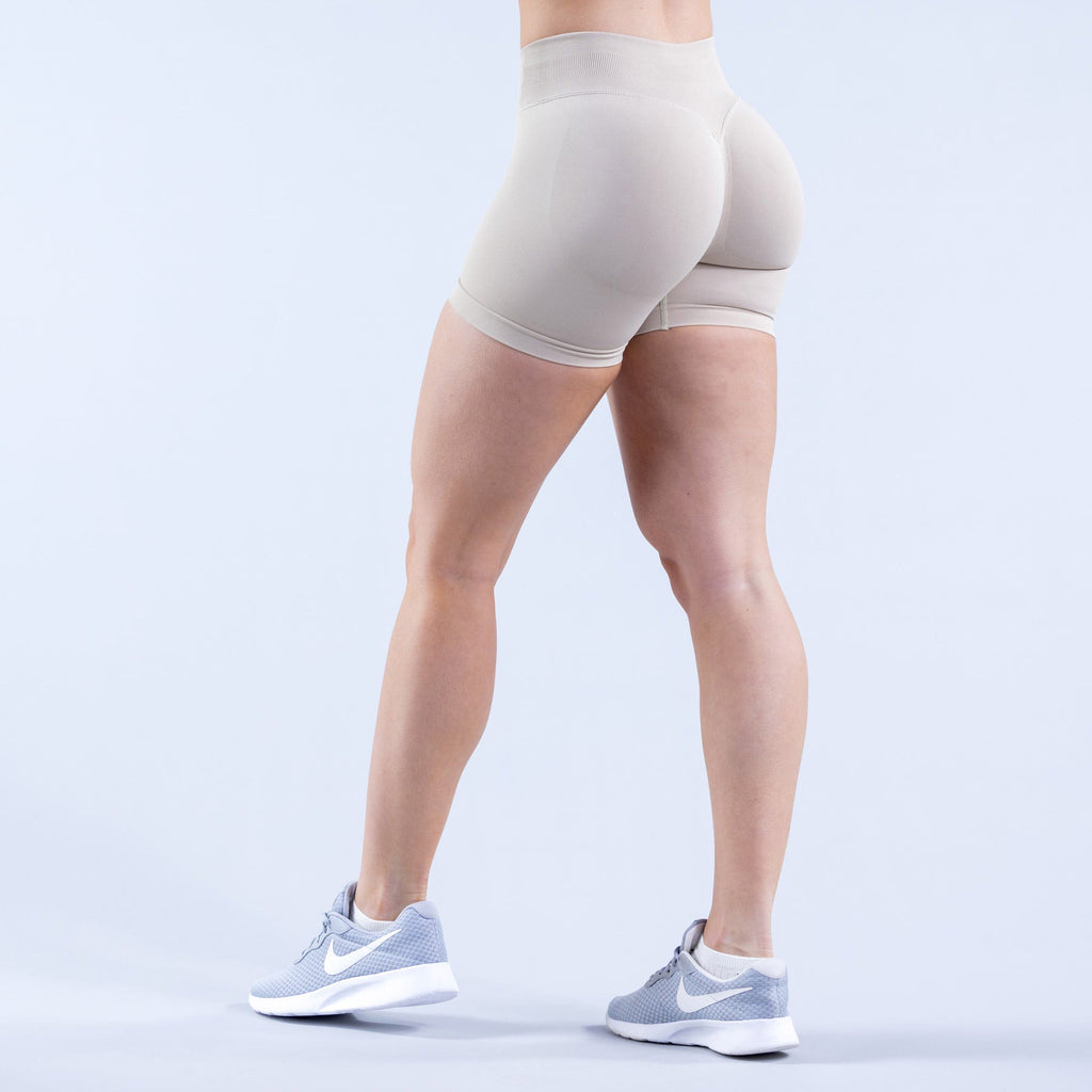 Aurae Short.01 Ivory