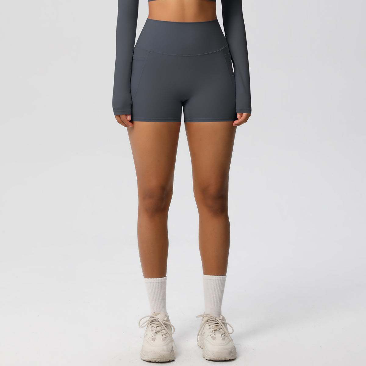 Aurae Short.02 Graphite Grey