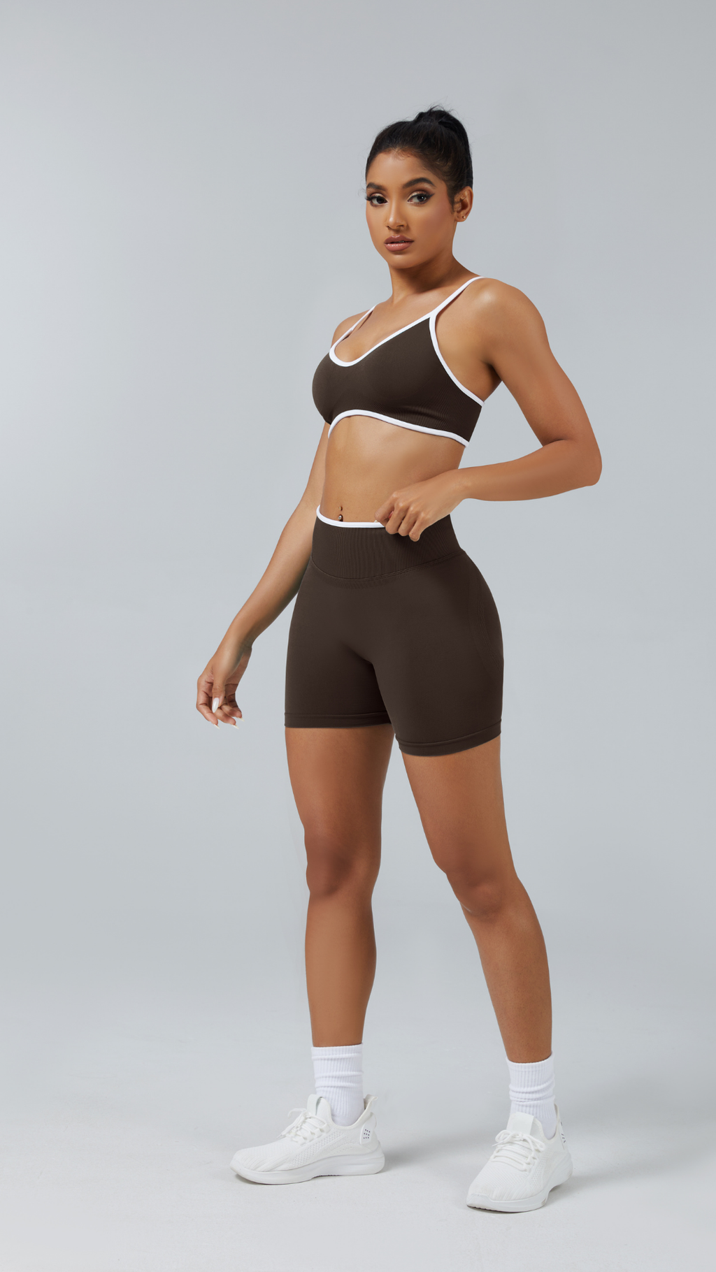 Aurae Short.02 Cacao