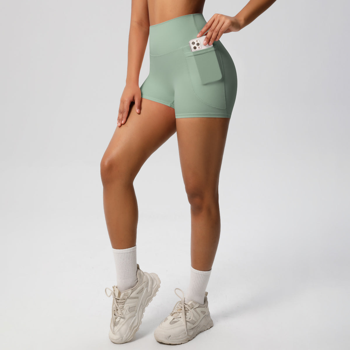 Aurae Short.02 Light Green