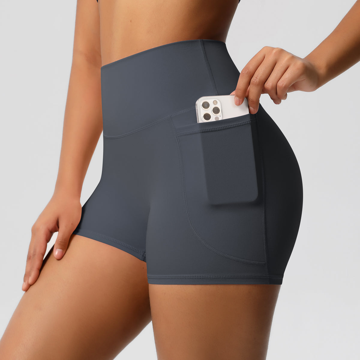 Aurae Short.02 Graphite Grey