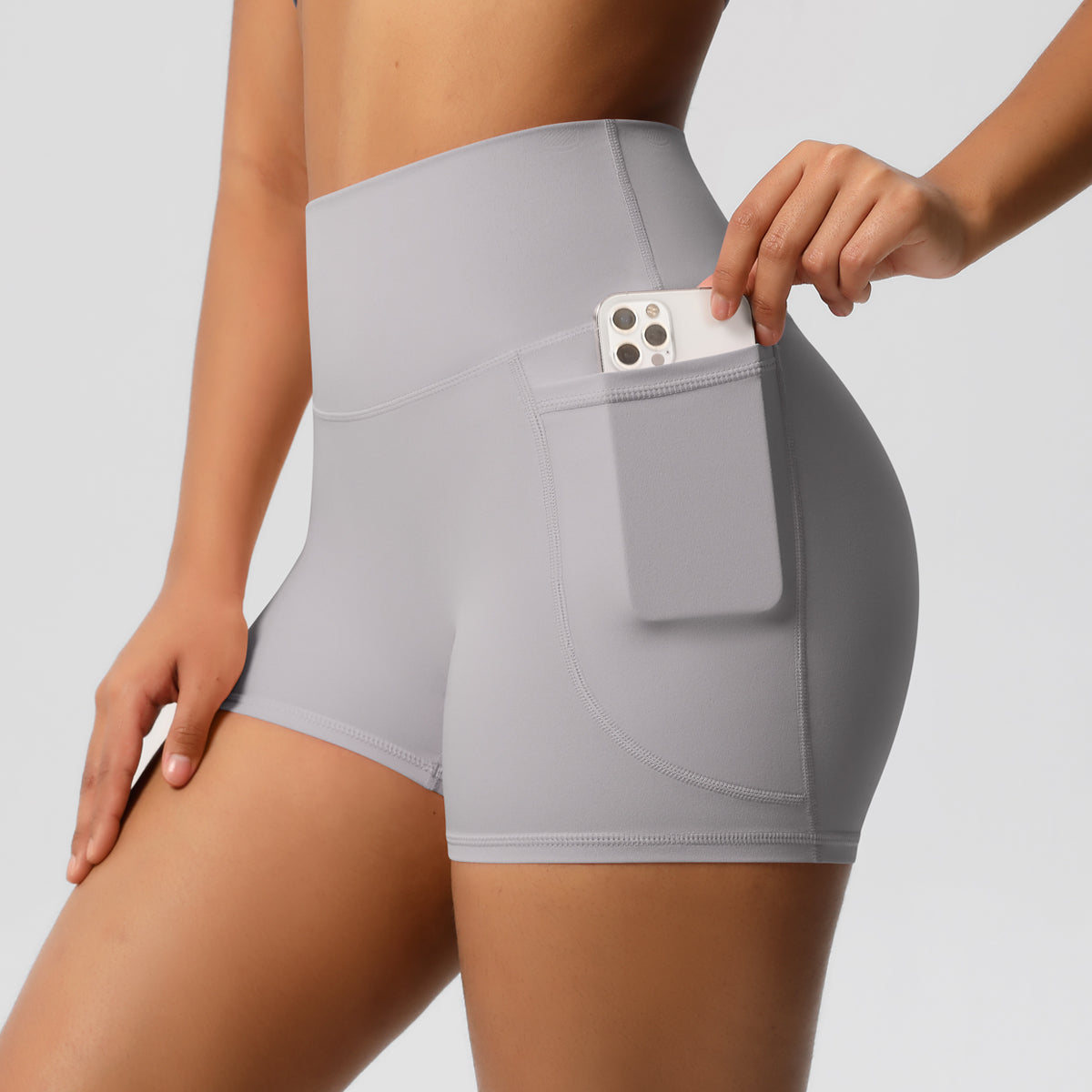 Aurae Short.02 Light Grey