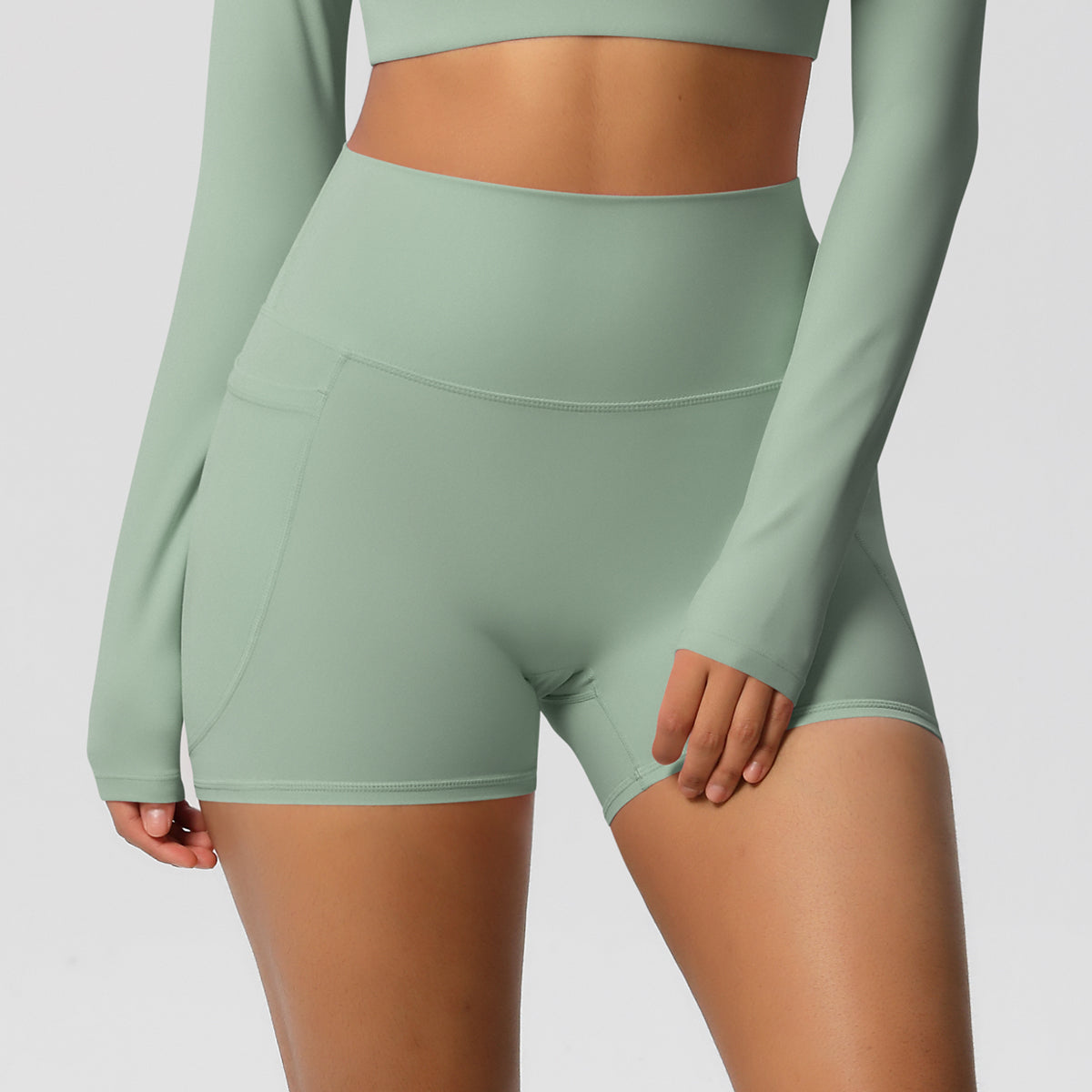 Aurae Short.02 Light Green