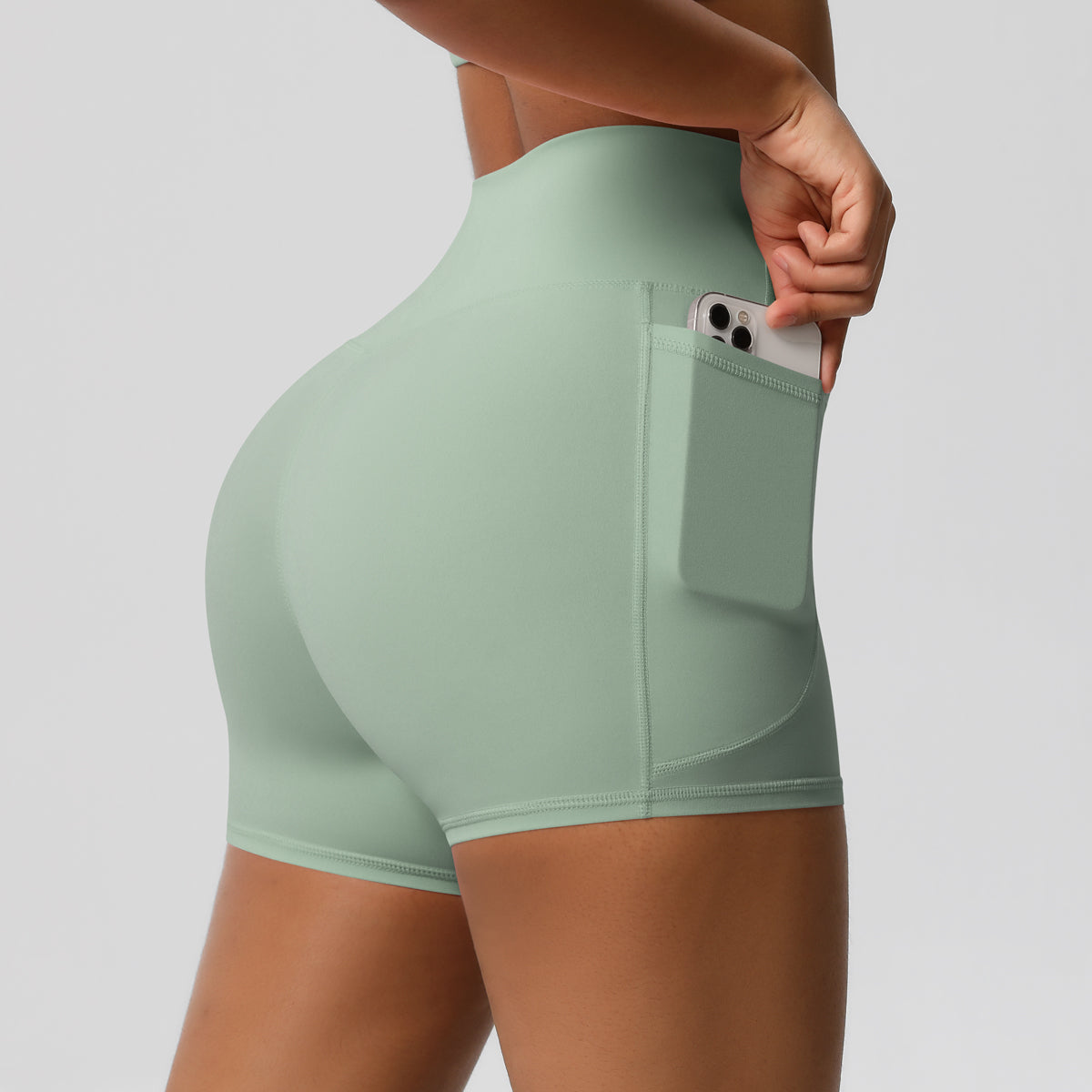 Aurae Short.02 Light Green
