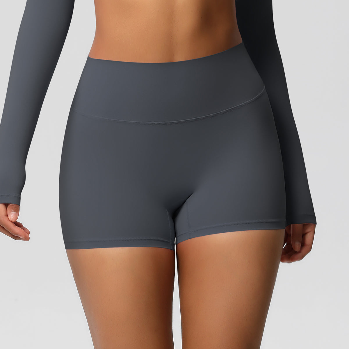 Aurae Short.03 Graphite Grey