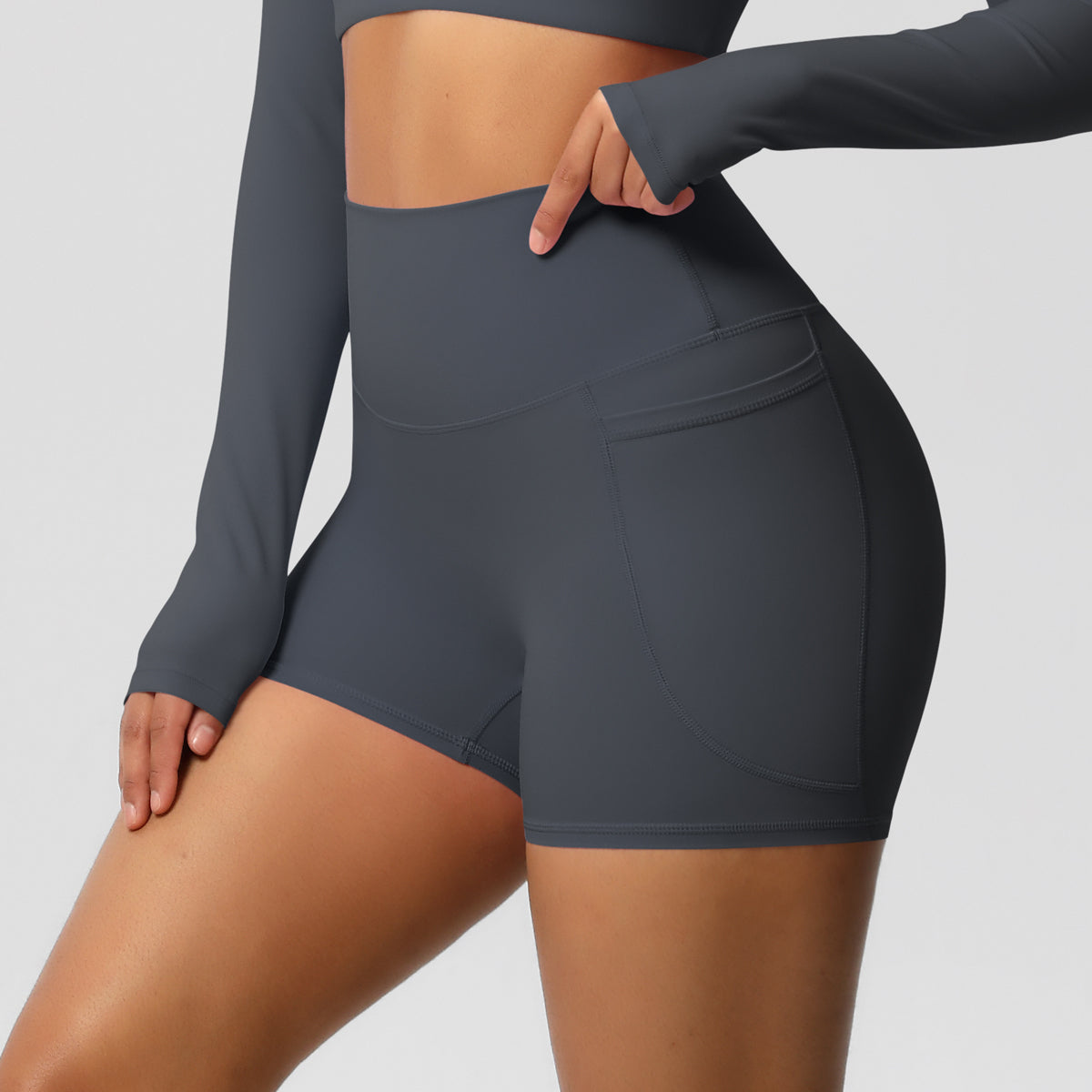 Aurae Short.02 Graphite Grey