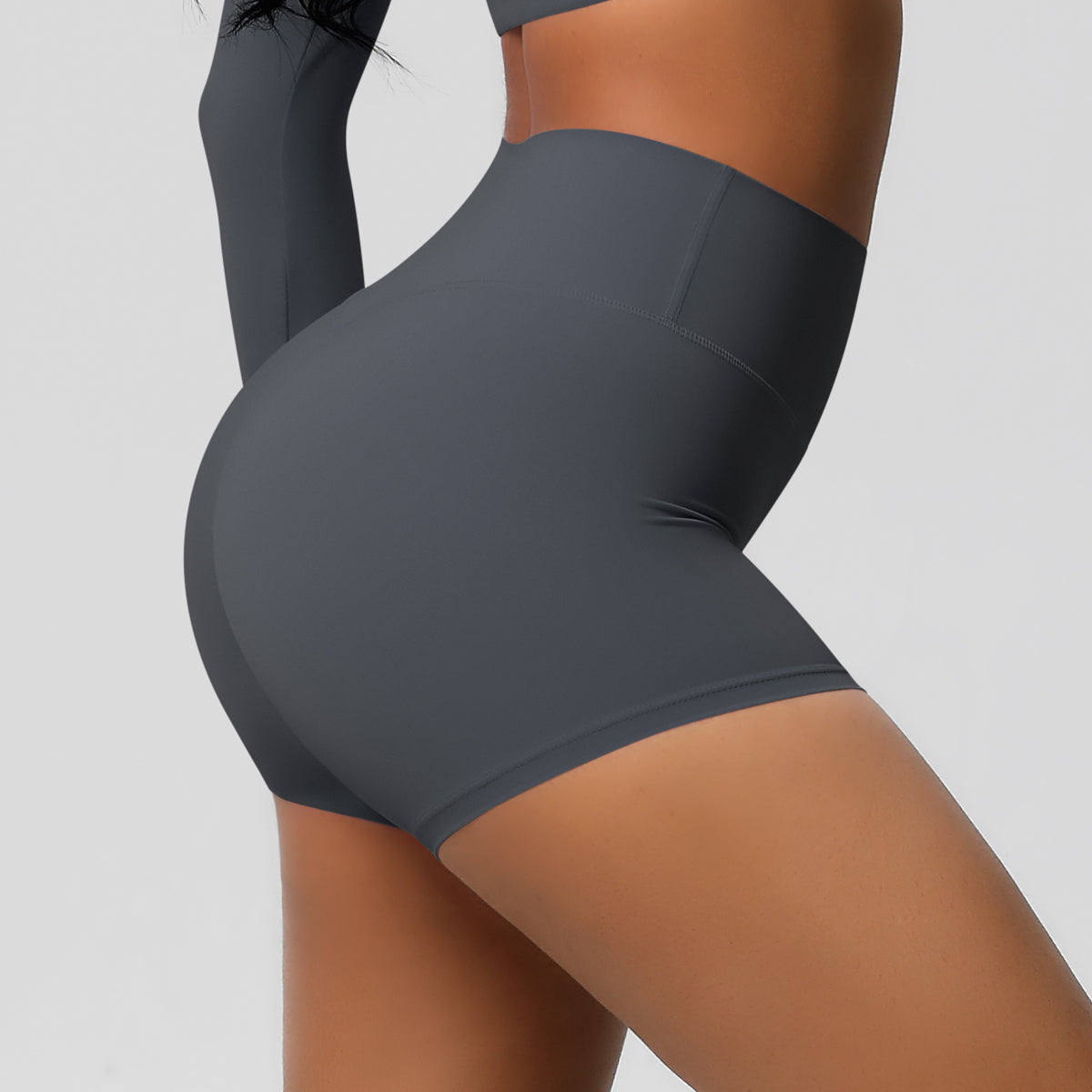 Aurae Short.03 Graphite Grey