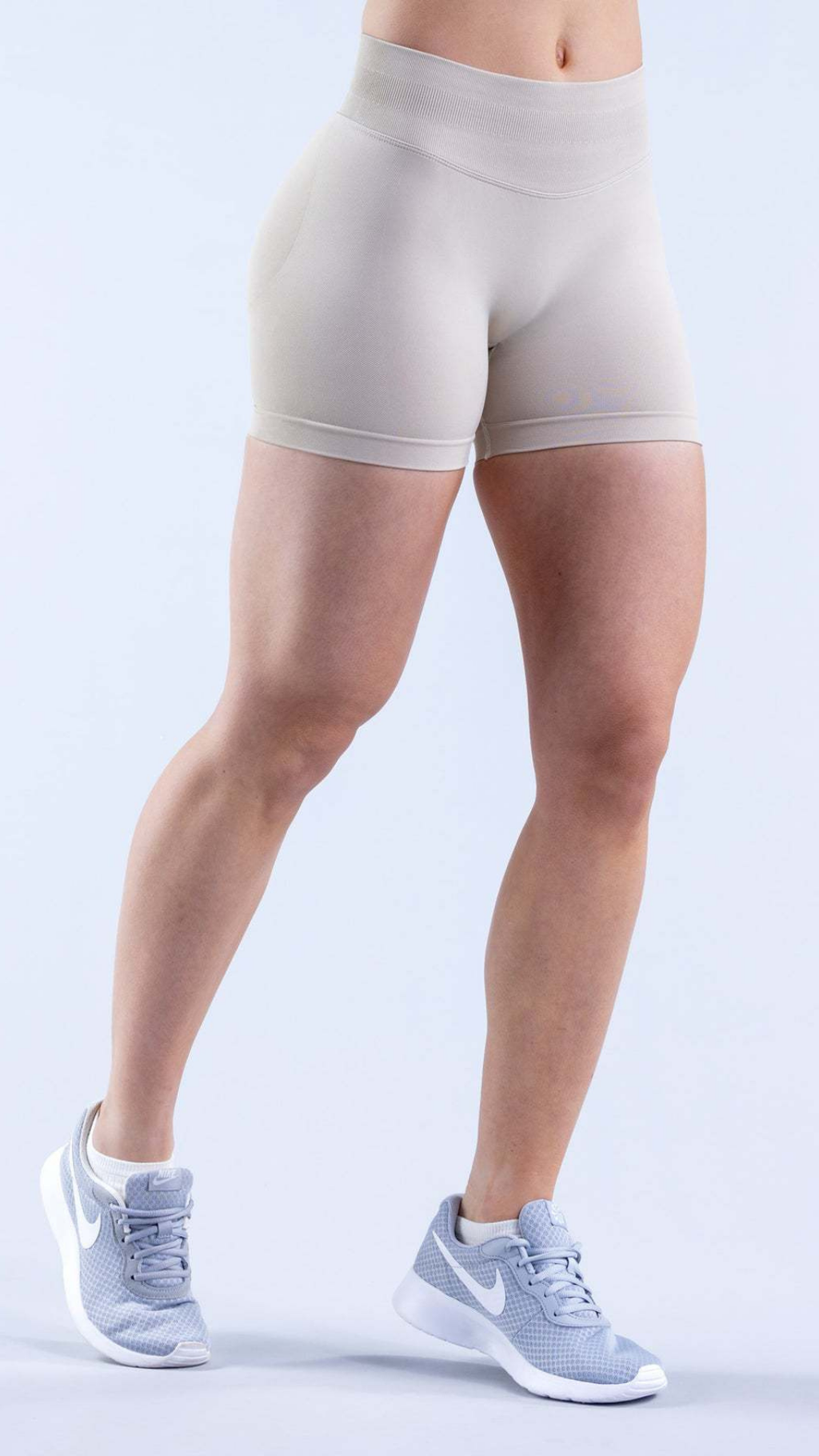 Aurae Short.01 Ivory
