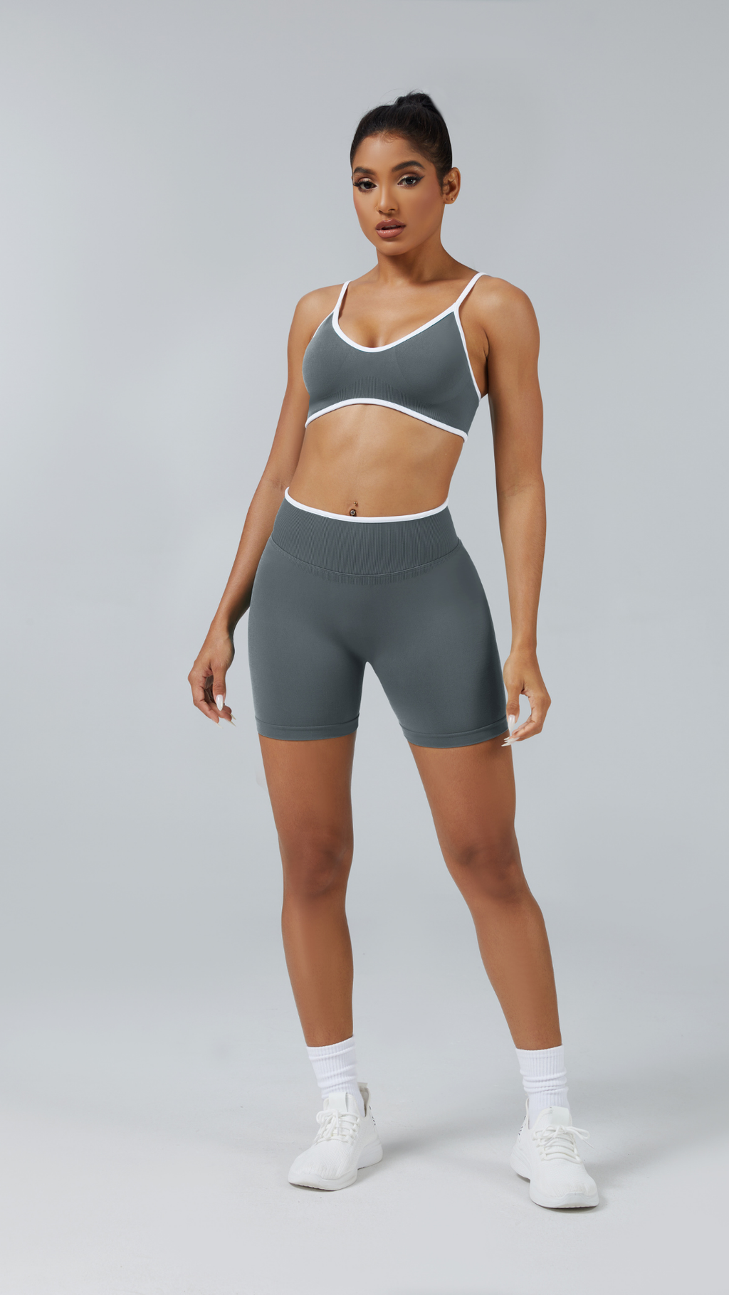 Aurae Short.02 Slate Gray