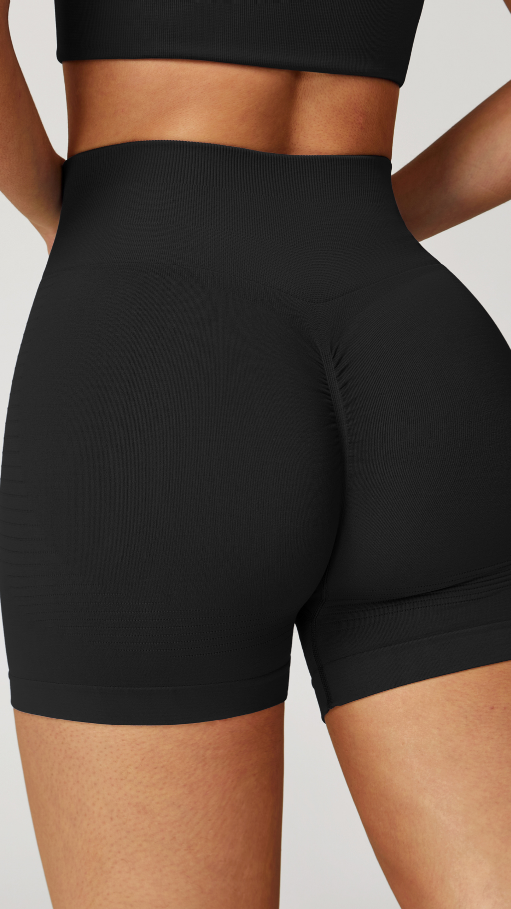 Aurae Short.03 Black