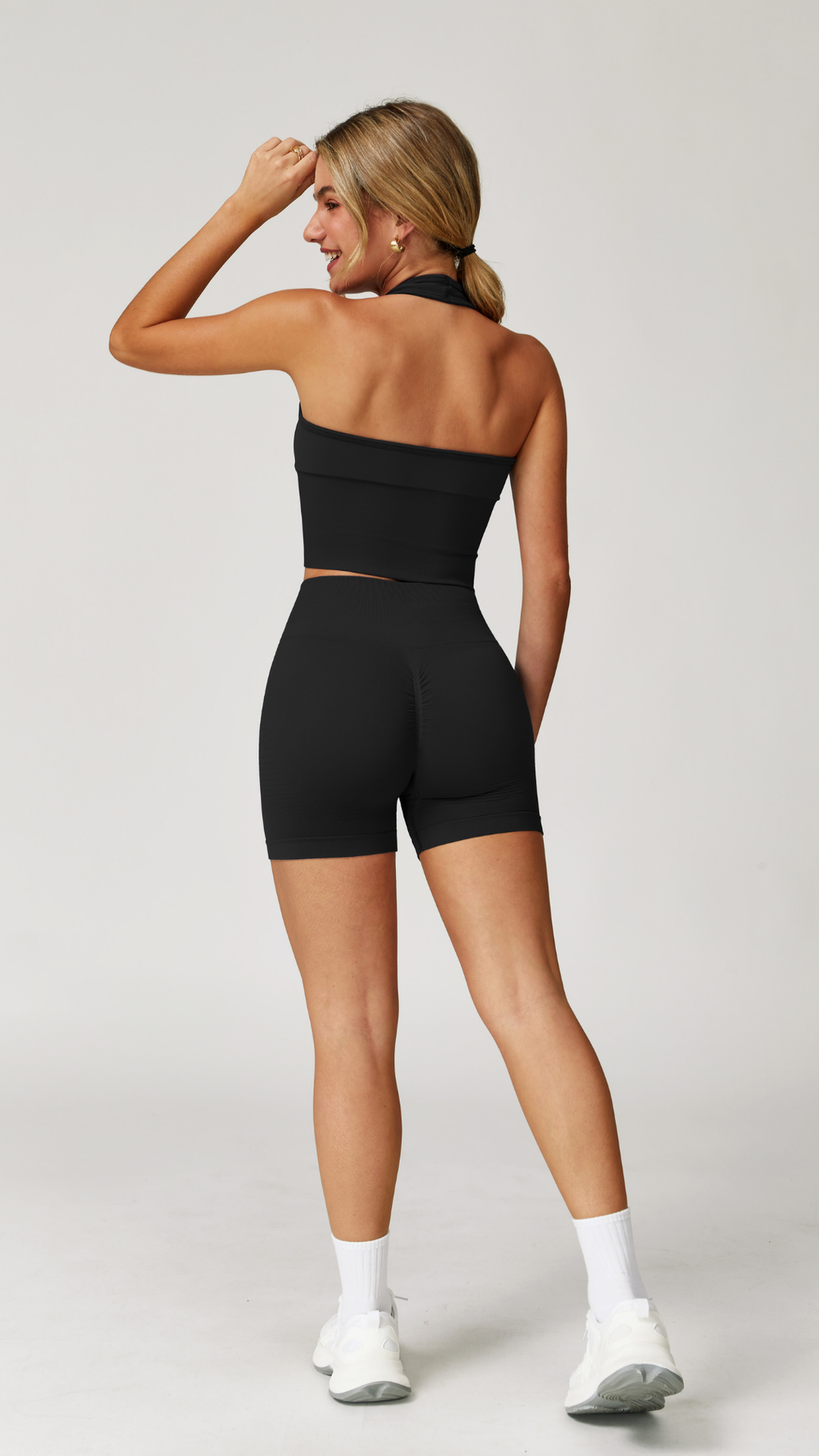 Aurae Short.03 Black