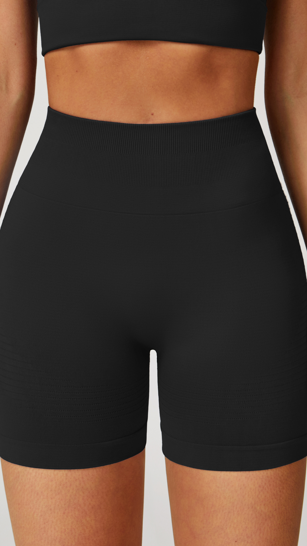 Aurae Short.03 Black