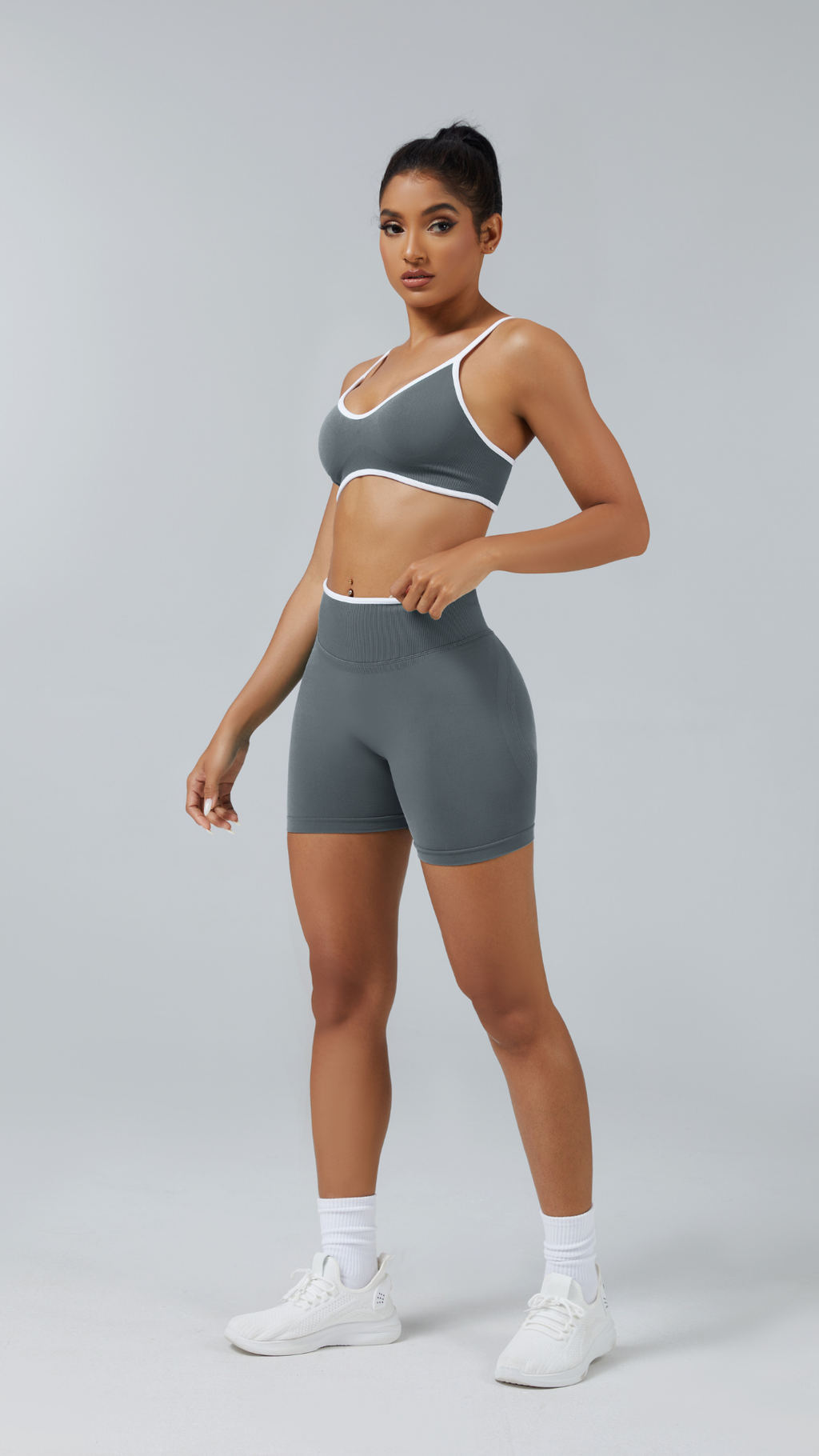 Aurae Short.02 Slate Gray