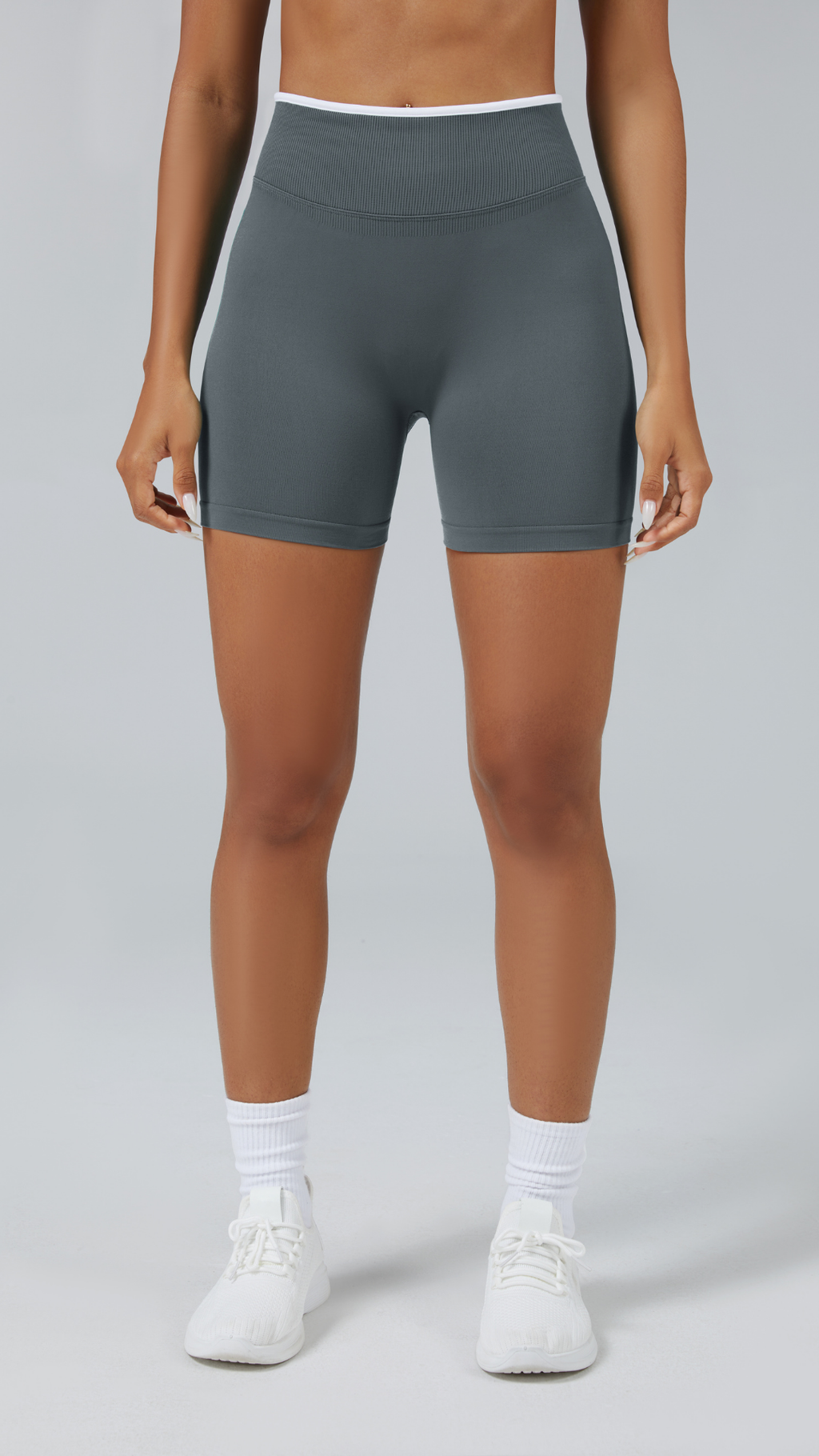 Aurae Short.02 Slate Gray